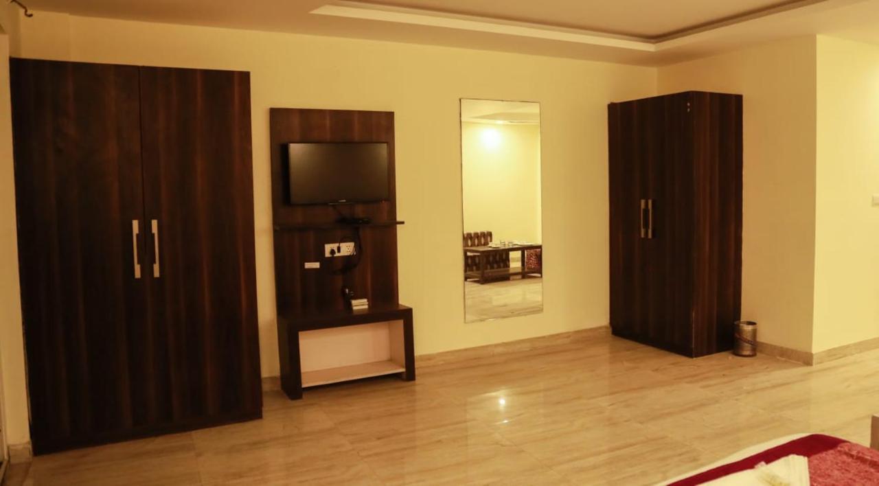 Basoya Farm 2Bhk Villla With Pool - 10 Min Away From Chattarpur 파리다바드 외부 사진