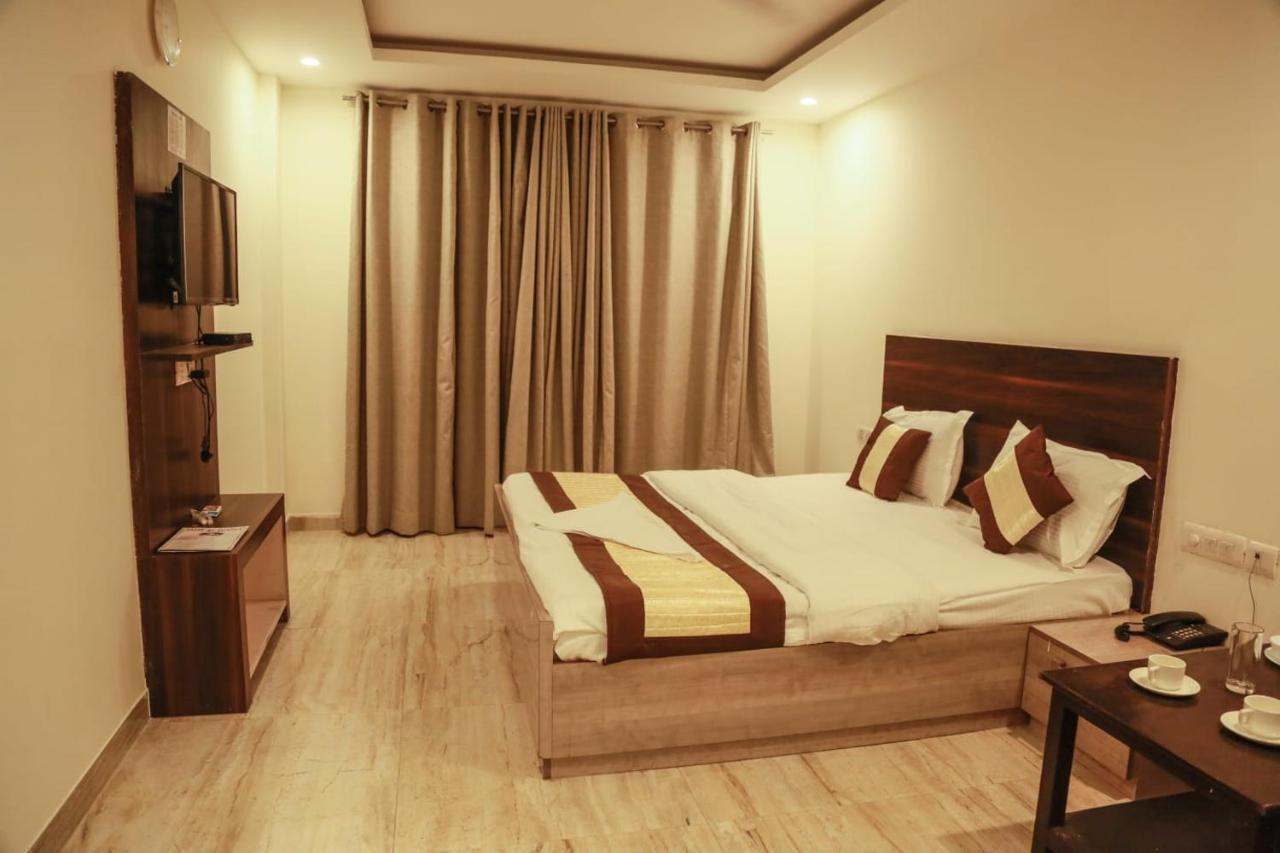 Basoya Farm 2Bhk Villla With Pool - 10 Min Away From Chattarpur 파리다바드 외부 사진