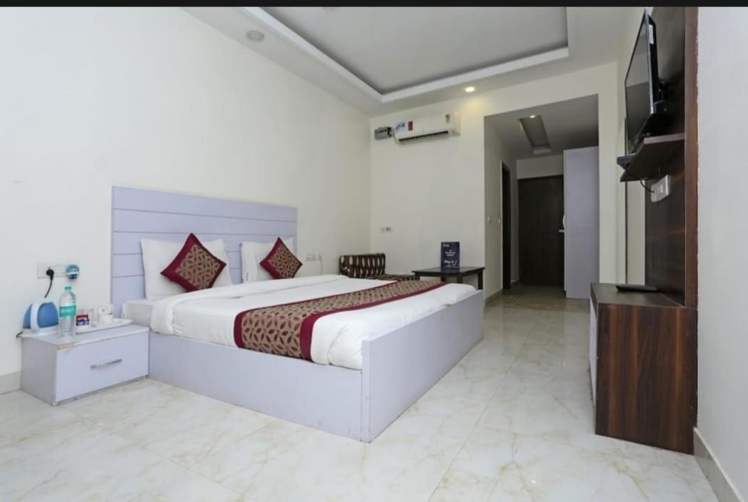 Basoya Farm 2Bhk Villla With Pool - 10 Min Away From Chattarpur 파리다바드 외부 사진