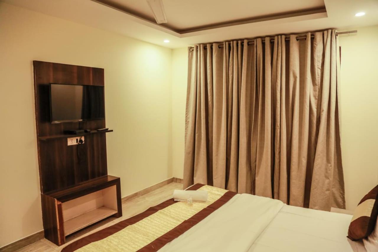 Basoya Farm 2Bhk Villla With Pool - 10 Min Away From Chattarpur 파리다바드 외부 사진