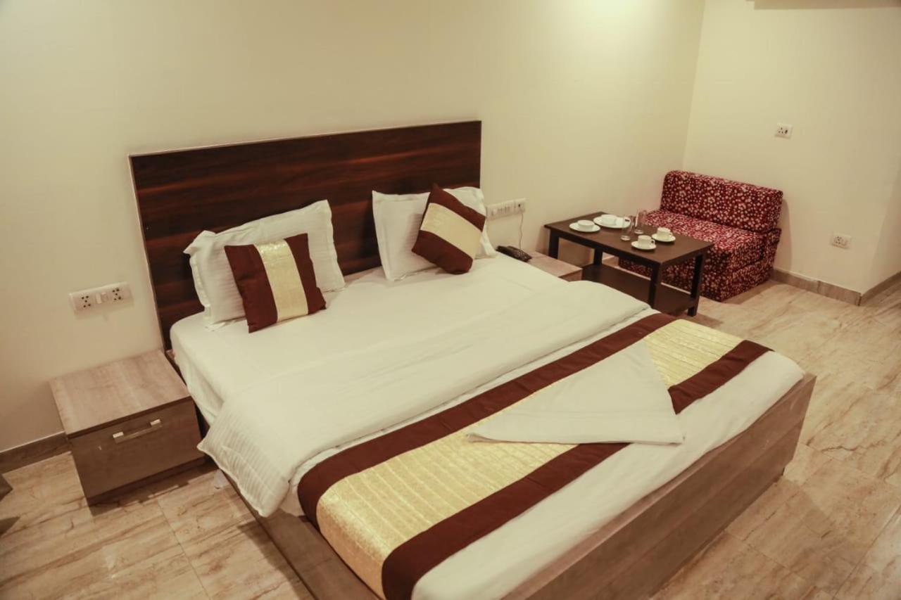 Basoya Farm 2Bhk Villla With Pool - 10 Min Away From Chattarpur 파리다바드 외부 사진